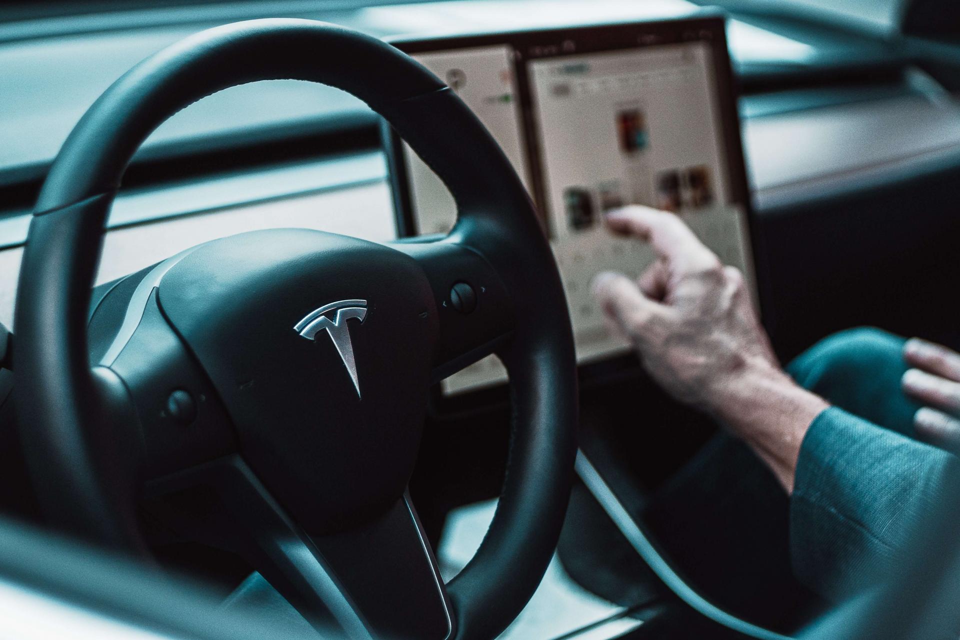 Tesla onderhoud in Helmond