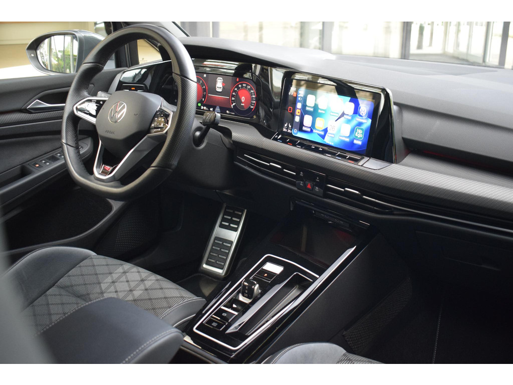 55709926-23.jpg