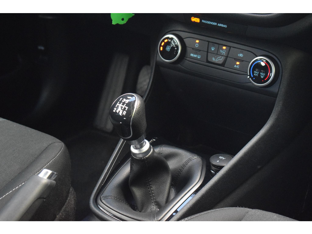56612555-13.jpg